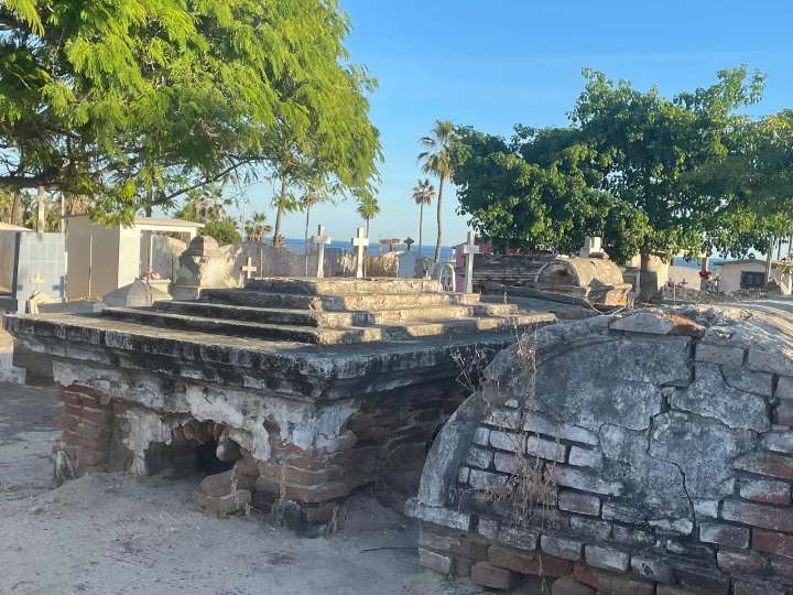 El panteón de San José del Cabo, un libro abierto de historia y memoria