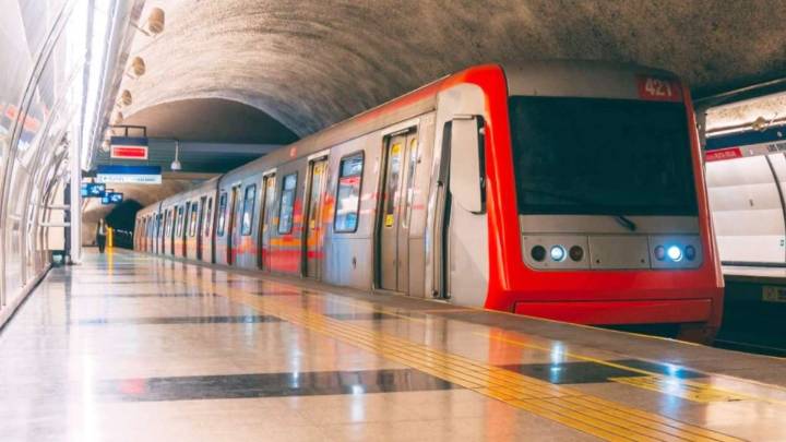 Metro de Santiago restablece servicio en Línea 2: Toda la red está disponible
