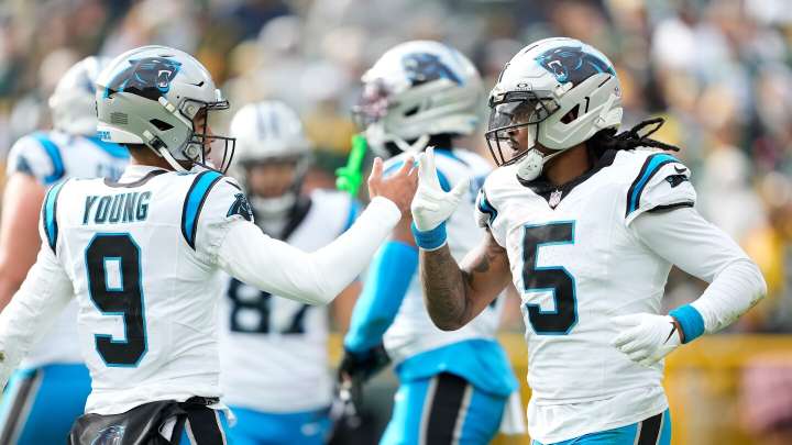 Rico Dowdle runs for 130, Panthers upset Packers, 16