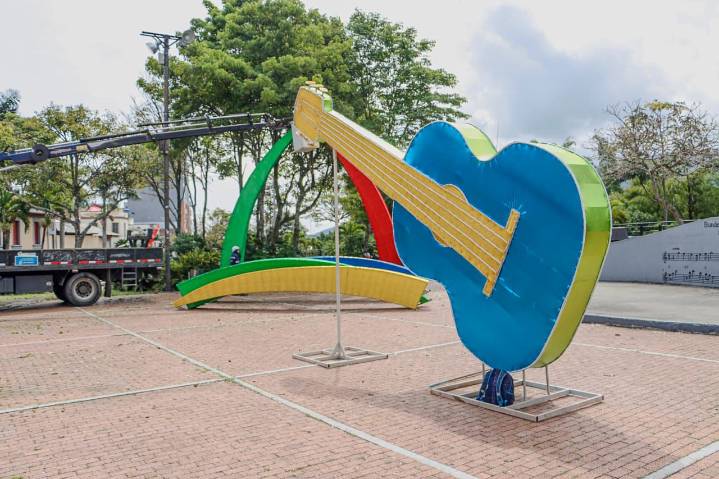 Figuras monumentales, en alumbrado navideño este año en Ibagué