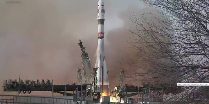 US-Russian crew blasts off to the International Space Station in launch on Thanksgiving