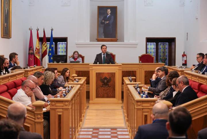 Velázquez reivindica haber “salvado” fondos europeos tras perder los EDIL y anuncia la primera adjudicación del 'Toledo Emerge' tras un año