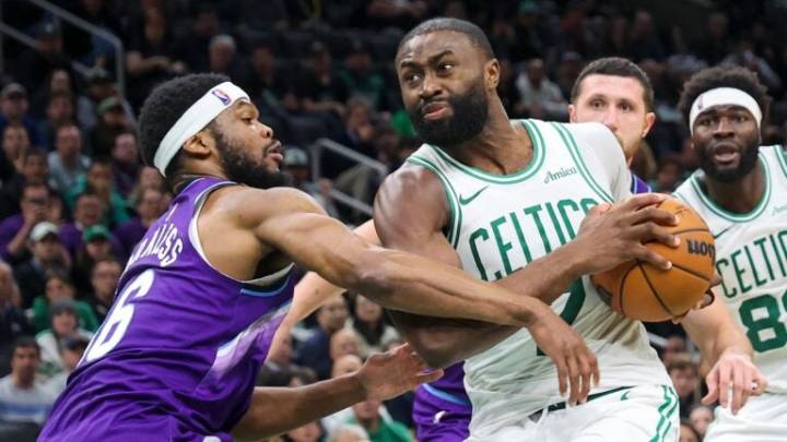 Jaylen Brown seemingly criticizes officiating again