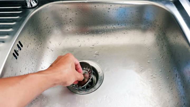 Se insta a los hogares a verter vinagre por el desagüe en noviembre: este es el motivo