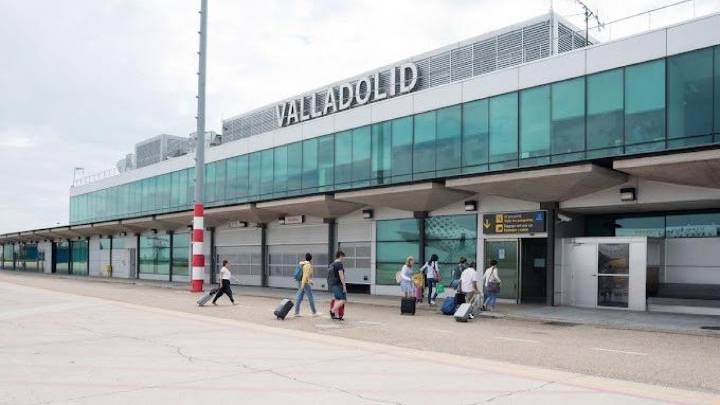El aeropuerto de Valladolid sigue en caída libre: pierde un 44% más de viajeros