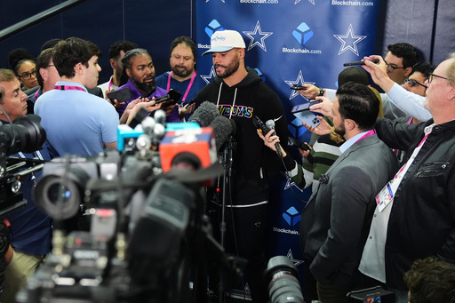 Cowboys piensan en Marshawn Kneeland mientras reanudan su temporada