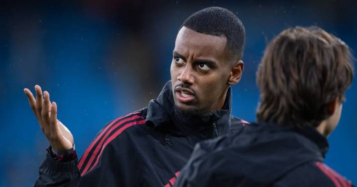 Liverpool handed new brutal Alexander Isak reality with unwanted record