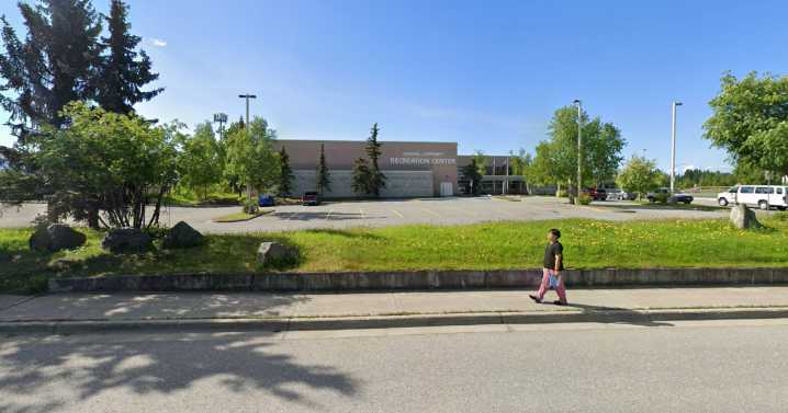 Spenard Rec Center in Anchorage opens temporary shelter for storm evacuees