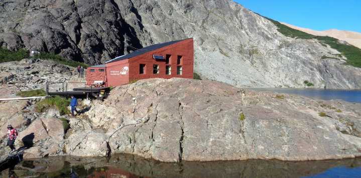 Insólita polémica en Bariloche: dieron de baja las habilitaciones de subidas a refugios de montaña