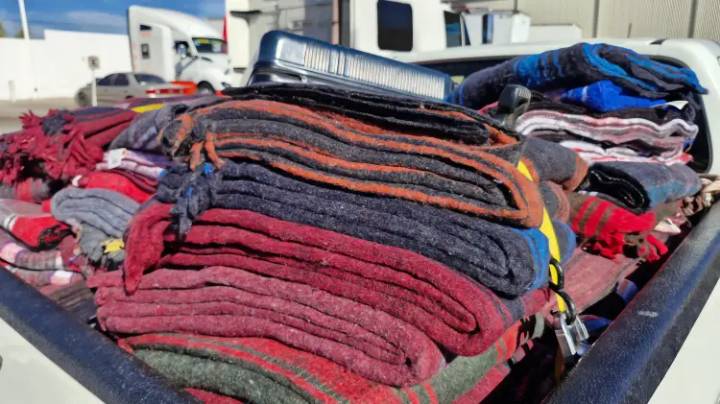 Empresarios de Nogales apoyan a manifestantes agrícolas con alimentos y cobijas