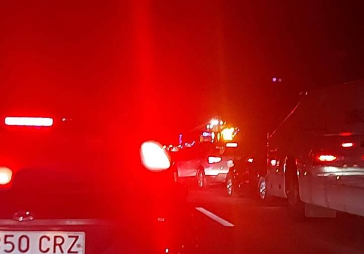 Una persona herida tras una colisión entre un turismo y un camión en el puente de Orio