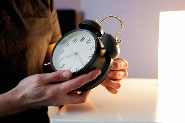 Daylight saving time ends: Clocks fall back as standard time returns