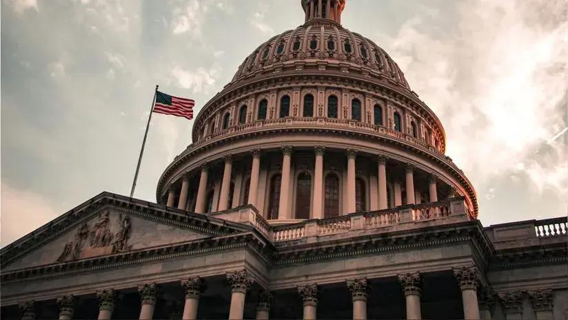 Congreso de EE.UU. aprueba acuerdo y pone fin a 43 días de cierre de Gobierno