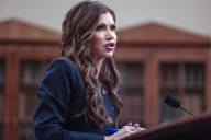 Sospechoso de tiroteo en Washington D.C. se radicalizó en EE.UU., según Kristi Noem