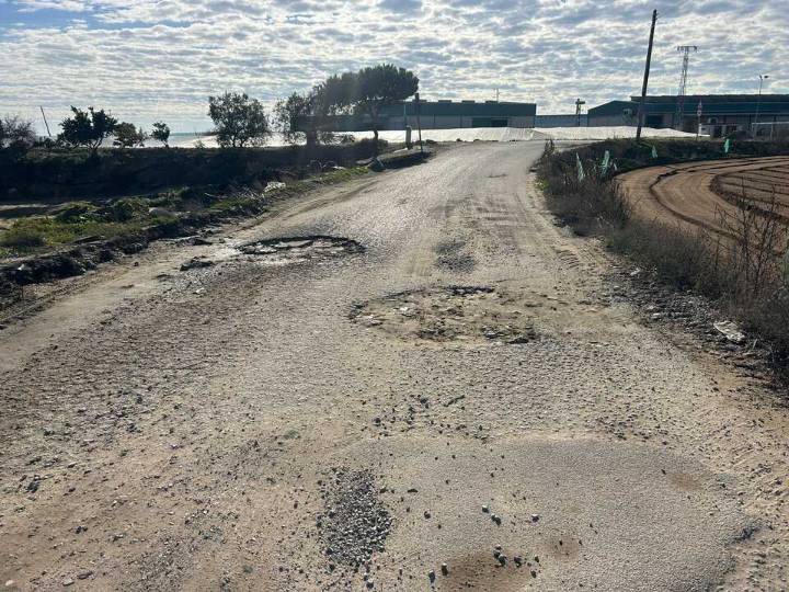 El reasfaltado del Camino del Colorado, antes de final de año