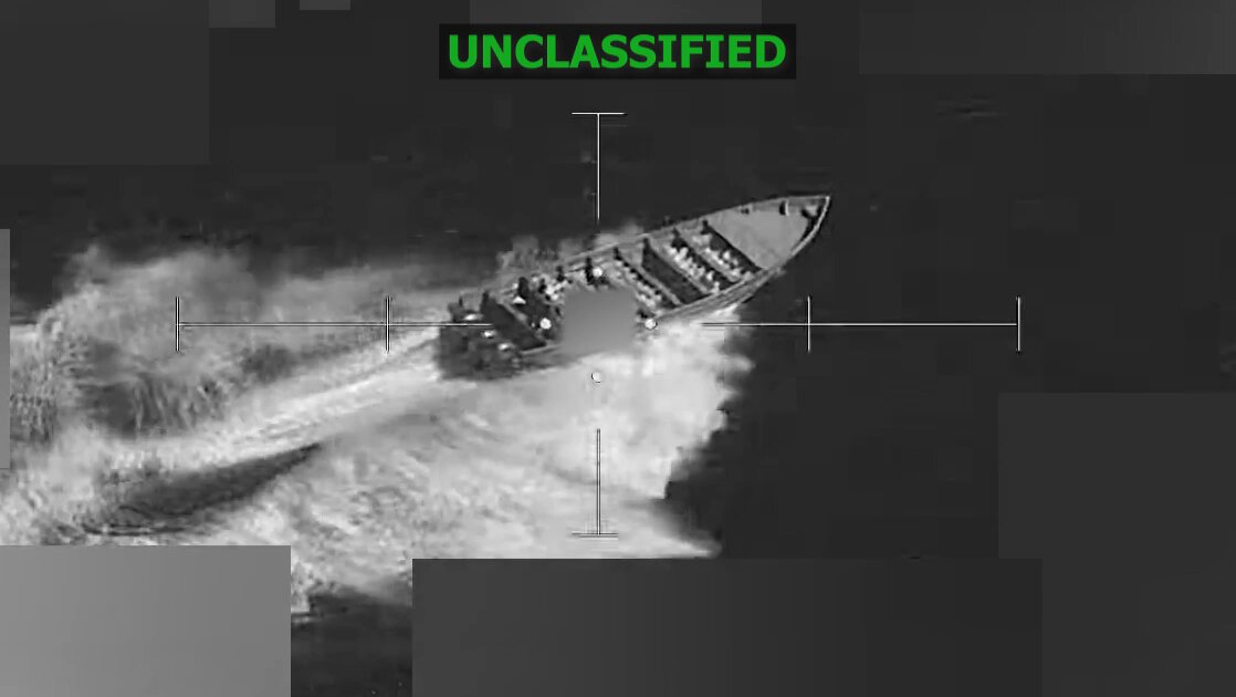 EE.UU. lleva a cabo ataque en el Pacífico contra narcolancha, resultando en la muerte de tres tripulantes