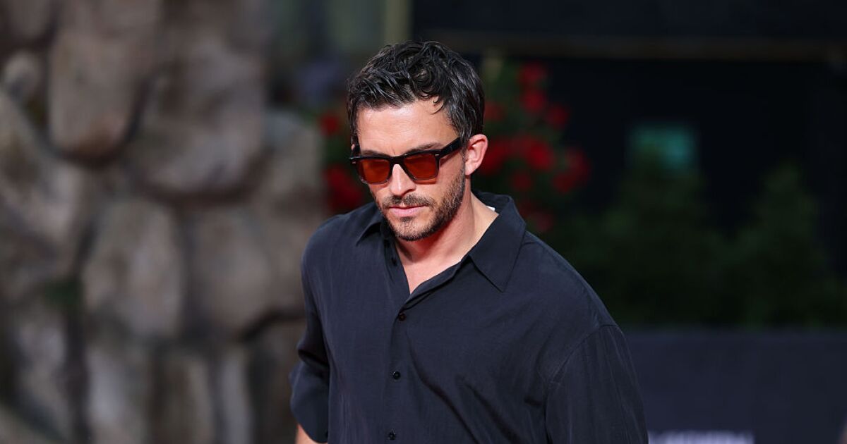 Jonathan Bailey, el primer actor gay nombrado el 'hombre vivo más sexy' del mundo