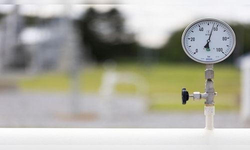 Former PNGRB chief urges fresh CNG drive to cut pollution, backs natural gas inclusion under GST