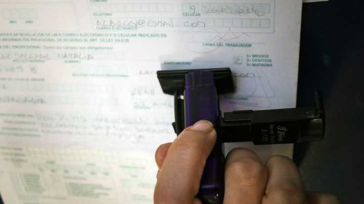 Médico chileno enfrenta prisión preventiva por fraude de $13.265 millones con licencias médicas falsas