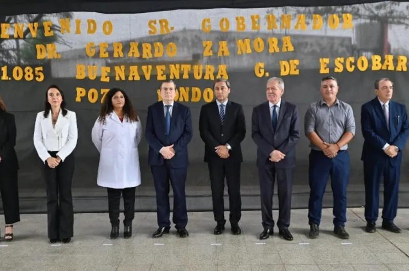 Pozo Hondo: el gobernador Zamora inauguró la refacción y ampliación de la Escuela n° 1.085 y entregó viviendas sociales