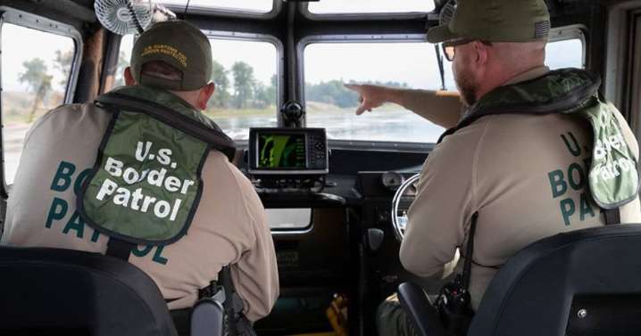 Investigación revela que la patrulla fronteriza de EE.UU. vigila a millones de conductores sin que lo sepan