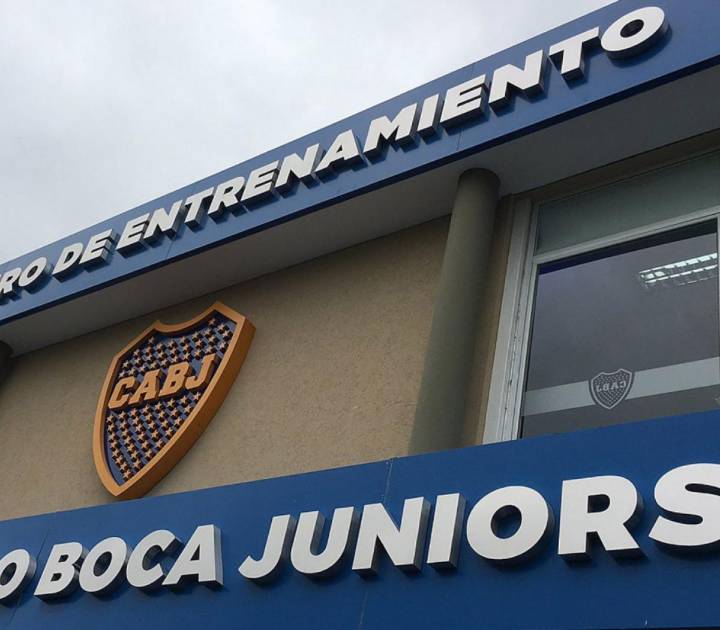¡Cambio de lugar! La práctica de Boca se traslada a raíz del incendio originado en Ezeiza