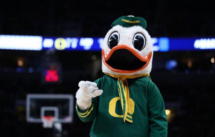 Key Players Shine As Oregon Ducks Defeat South Dakota State