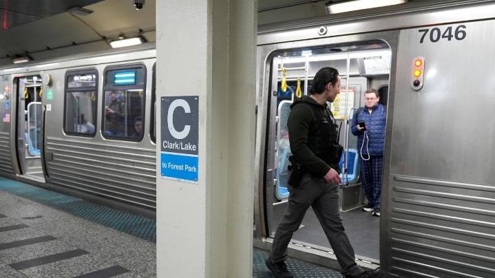 Man sets fire to a woman on a Chicago L train before fleeing, police say