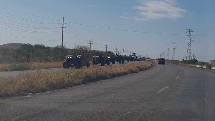 Productores del campo y transportistas del norte de Coahuila, se suman a manifestación pacífica