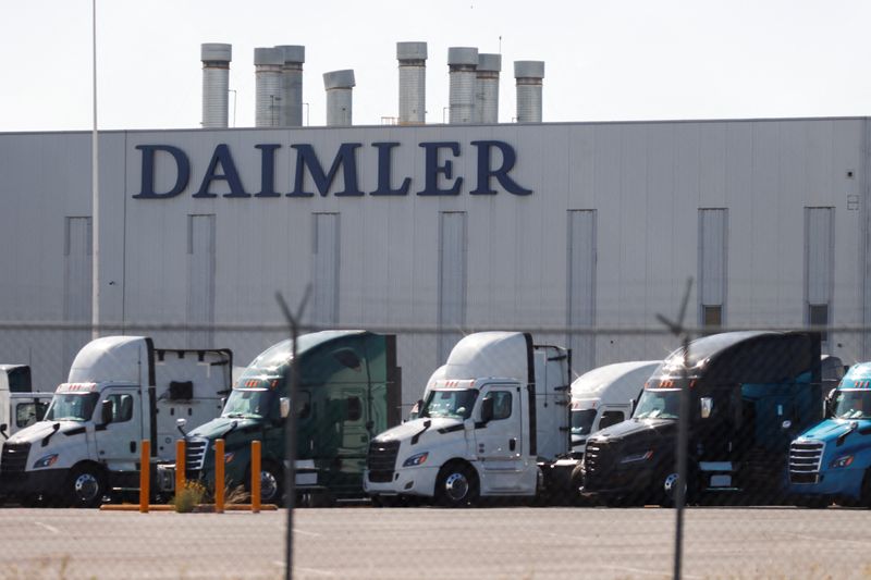 Daimler Truck posts 40% drop in quarterly profit, but keeps annual forecasts