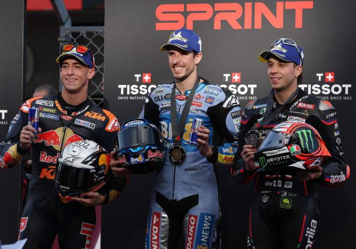 Álex Márquez puede con un peleón Pedro Acosta en el mejor sprint del año