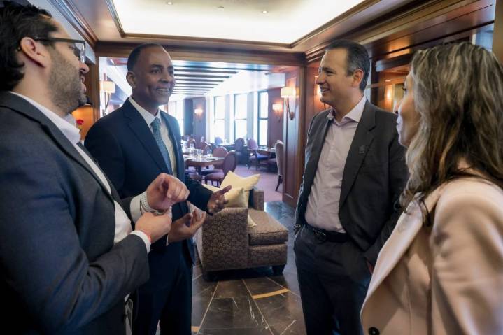 Se reúne Marco Bonilla con alcalde de El Paso Texas para colaborar entre ambas ciudades