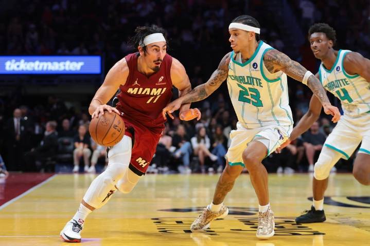 Deadspin | Hornets' shaky defense could prove to be cure for scrapping Lakers