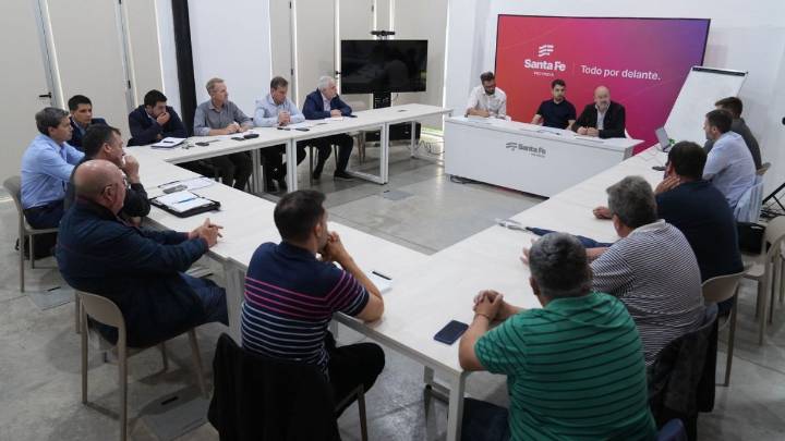 "El río está en crisis": Provincia se reunió con frigoríficos por la suspensión de la exportación de pescado