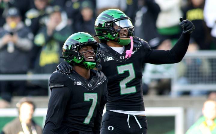 CFP’s top 5 unchanged, but Oregon hurdles Mississippi for No. 6 spot