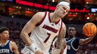 Louisville basketball, Pat Kelsey need to win UofL
