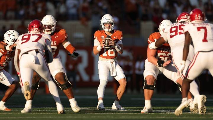 Texas-Arkansas roast tops trolls in college football Week 13