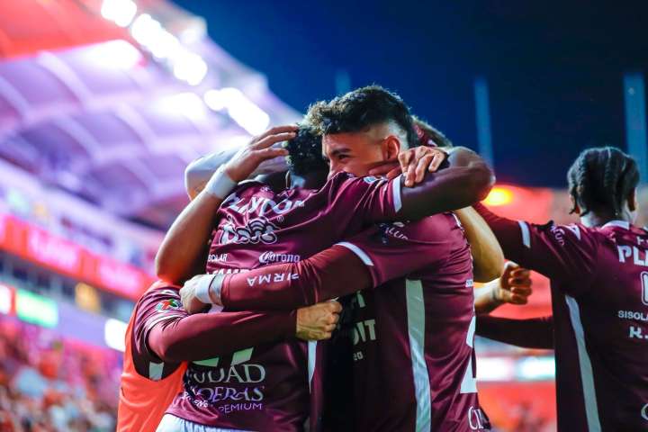 Necaxa goleó 4-1 a Santos al abrir Jornada 16