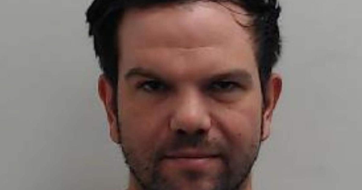 Man pleads guilty to police station petrol bomb attack