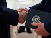 Las transcripción completa de la llamada entre el enviado de Trump Steve Witkoff y el asesor ruso Yuri Ushakov