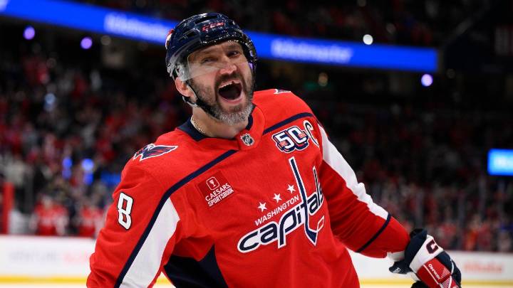 ‘The greatest’: Hockey world reacts to Ovechkin’s 900th goal