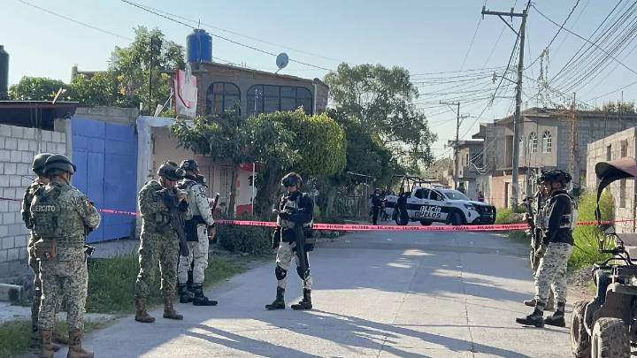 Hombre es víctima de ataque armado al transitar por colonia de Ayala