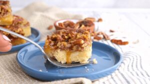 Scrumptious pecan bars with buttery honey