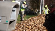 Bowling Green leaf pickup crews work to protect stormwater system, support WKU partnership