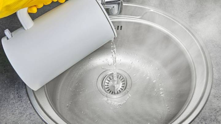 Households urged not to pour boiling water down drains this winter — I asked a plumber what to do instead