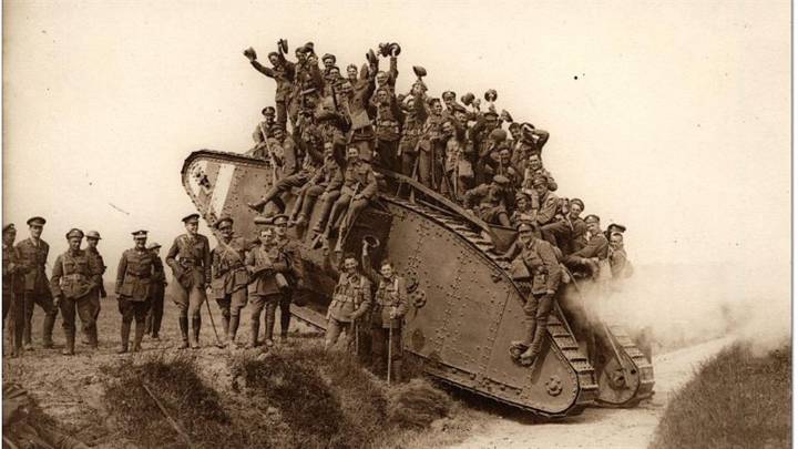 Francia recuerda fin de Primera Guerra Mundial y a sus héroes