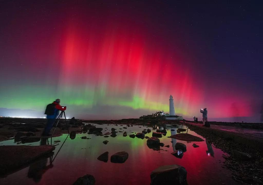 Tormentas solares generan coloridas auroras boreales que se ven mucho más lejos de los polos