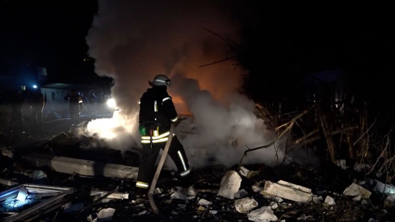 Ataques rusos golpean Ucrania mientras avanzan las conversaciones de paz