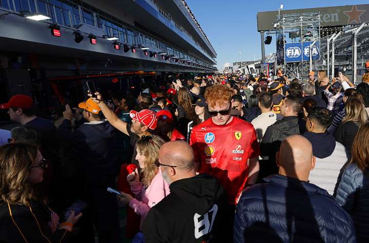 Fans’ energy is full throttle for racing spectacle on the Las Vegas Strip