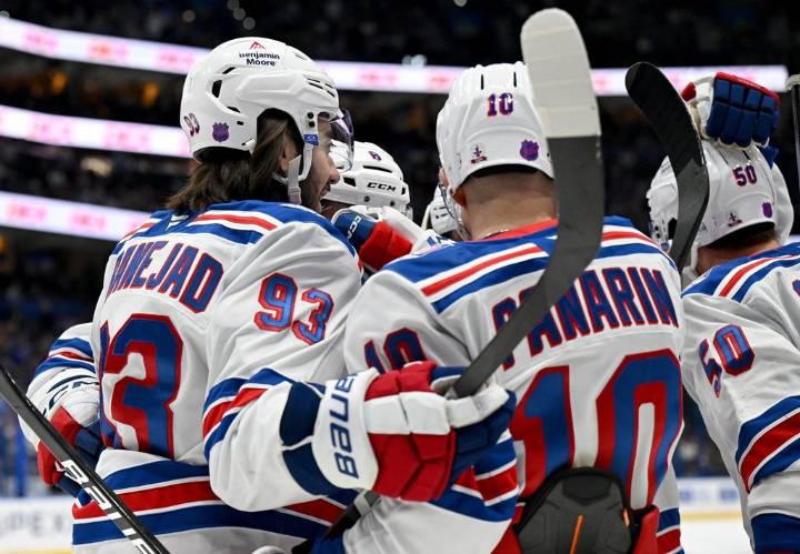 Cuylle, Trocheck score two each as Rangers beat Lightning 7
